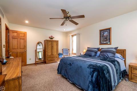 448 Mack, Leonard, MI 48367 photo 33