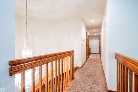 448 Mack, Leonard, MI 48367 photo 30