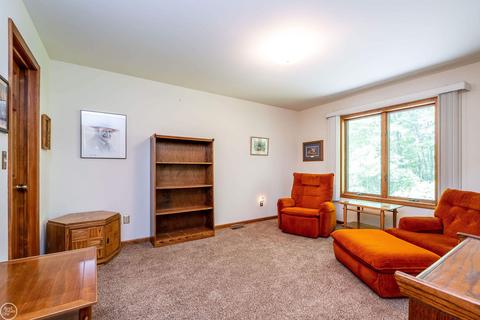 448 Mack, Leonard, MI 48367 photo 46