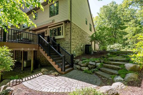 448 Mack, Leonard, MI 48367 photo 57