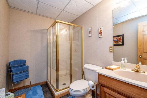 448 Mack, Leonard, MI 48367 photo 54