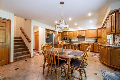 448 Mack, Leonard, MI 48367 photo 14