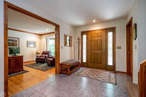 448 Mack, Leonard, MI 48367 photo 7