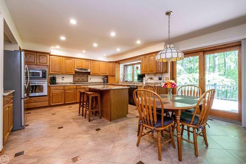 448 Mack, Leonard, MI 48367 photo 15