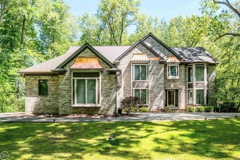 448 Mack, Leonard, MI 48367