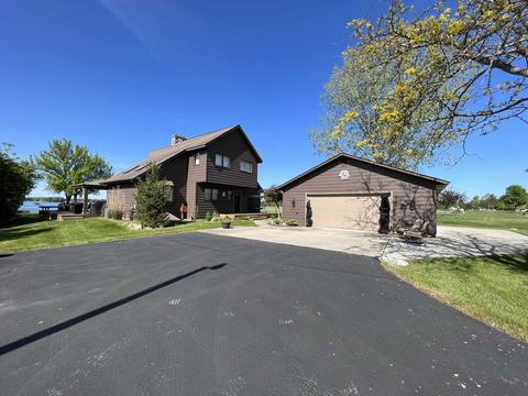 1760 Berkshire Dr, Gladwin, MI 48624 photo 10