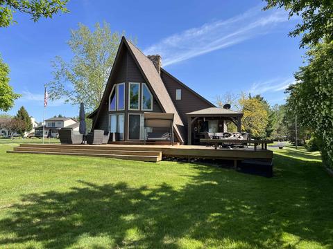 1760 Berkshire Dr, Gladwin, MI 48624 photo 2