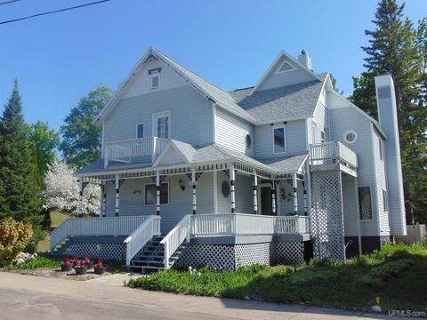 26920 W 15th St, Hubbell, MI 49934