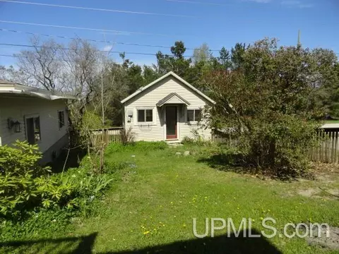 226 W Munising, Munising, MI 49862 photo 26