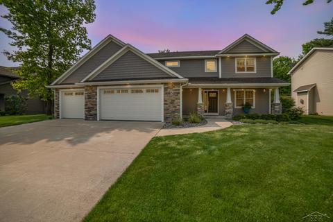 6 Pinehaven Cir, Midland, MI 48642