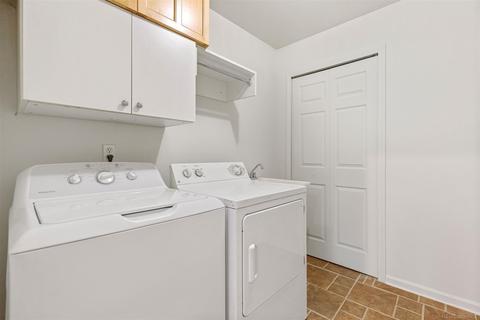 21019 Cooper Dr #33, Macomb, MI 48044 photo 17