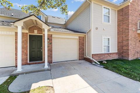 21019 Cooper Dr #33, Macomb, MI 48044 photo 2