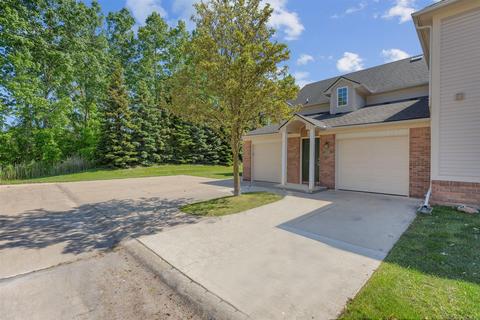 21019 Cooper Dr #33, Macomb, MI 48044 photo 3