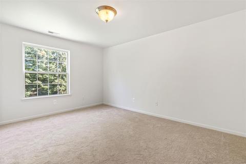 21019 Cooper Dr #33, Macomb, MI 48044 photo 10