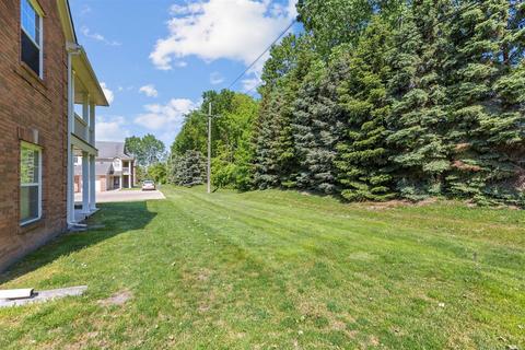 21019 Cooper Dr #33, Macomb, MI 48044 photo 25