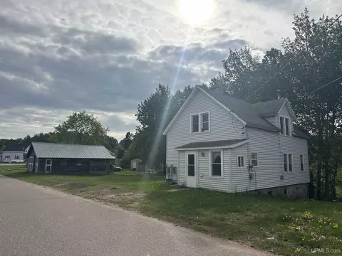 111 Richmond, Palmer, MI 49871
