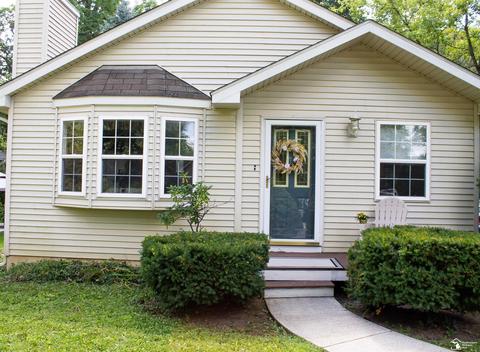 5312 Dickson, Howell, MI 48843
