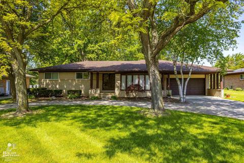 36177 Eaton Dr, Clinton Township, MI 48035