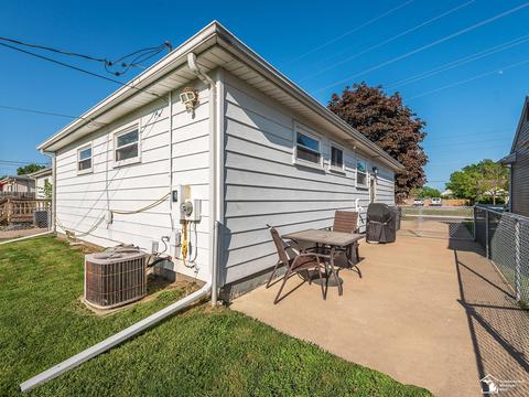 1209 Maple Ave, Monroe, MI 48162 photo 23