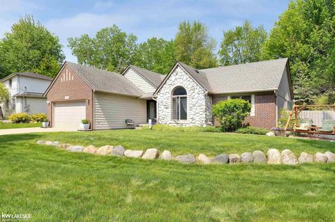 47485 Sugarbush Rd, Chesterfield, MI 48047