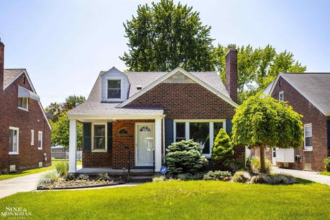 377 Ridgemont Rd, Grosse Pointe Farms, MI 48236