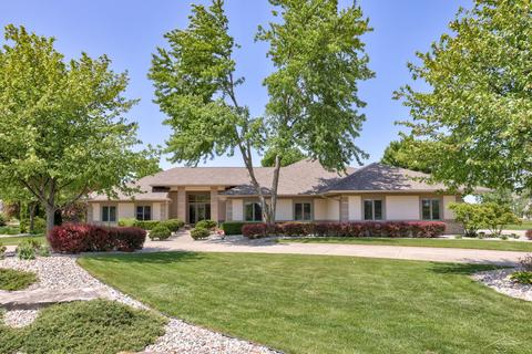 4373 Brookstone Dr, Saginaw, MI 48603