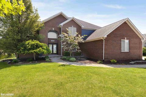 54934 Danielle St, New Baltimore, MI 48047