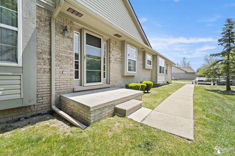22788 Redwood Ln, Taylor, MI 48180