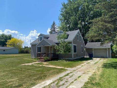 207 N Court St, Standish, MI 48658