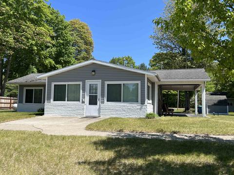 3745 Lakeshore, Gladwin, MI 48624 photo 2