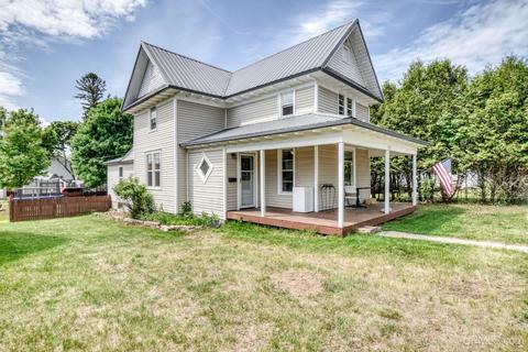 211 W C, Iron Mountain, MI 49801