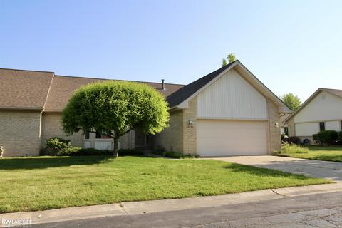 34853 Meadowlark Ln #34, Richmond, MI 48062