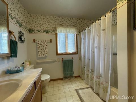 15598 Kewneenaw, L'anse, MI 49946 photo 10