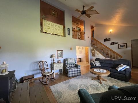 15598 Kewneenaw, L'anse, MI 49946 photo 6