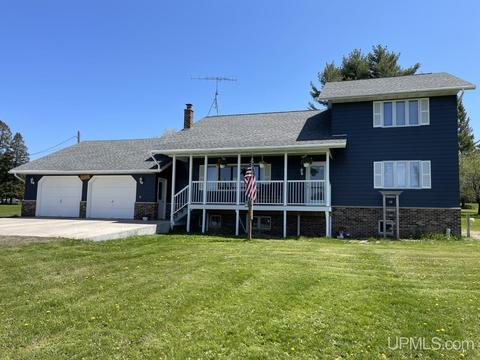 15598 Kewneenaw, L'anse, MI 49946