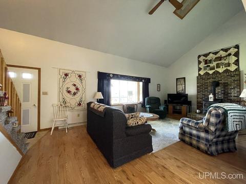 15598 Kewneenaw, L'anse, MI 49946 photo 7