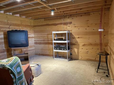 15598 Kewneenaw, L'anse, MI 49946 photo 18