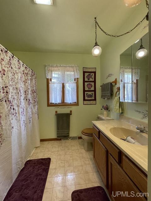 15598 Kewneenaw, L'anse, MI 49946 photo 16