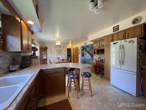 15598 Kewneenaw, L'anse, MI 49946 photo 2