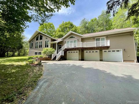1720 Harbour, Marquette, MI 49855