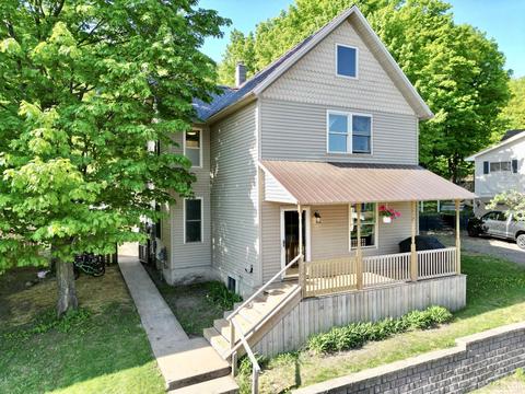 205 W Arch, Negaunee, MI 49866