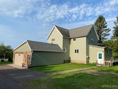 58261 5th, Calumet, MI 49913