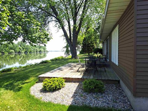 3303 Evergreen Dr, Bay City, MI 48706