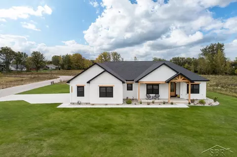 10557 Spring Mdw, Freeland, MI 48623
