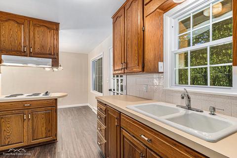 805 Forest Dr, Fenton, MI 48430 photo 17