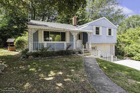 805 Forest Dr, Fenton, MI 48430 photo 3