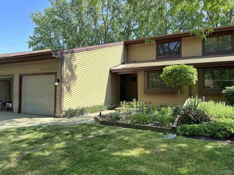 2016 E Provincial House Rd, Lansing, MI 48910