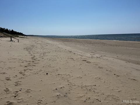 4185 4191w Michibay Dr #302, Manistique, MI 49854