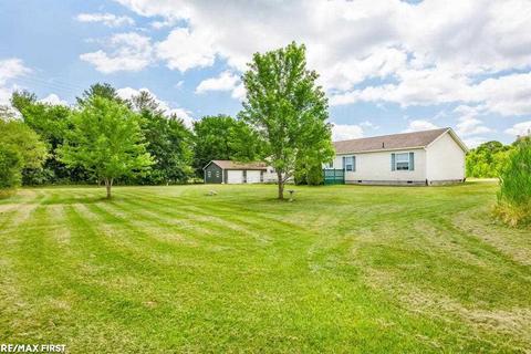8537 Sparling Rd, Wales, MI 48027