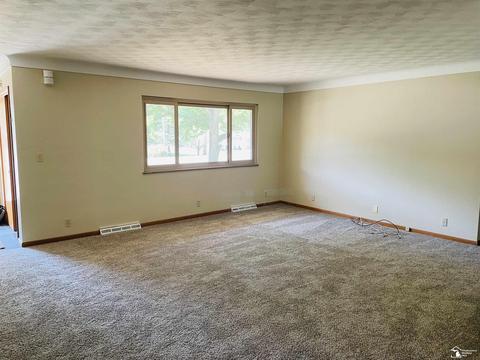 532 W Sterns, Temperance, MI 48182 photo 5